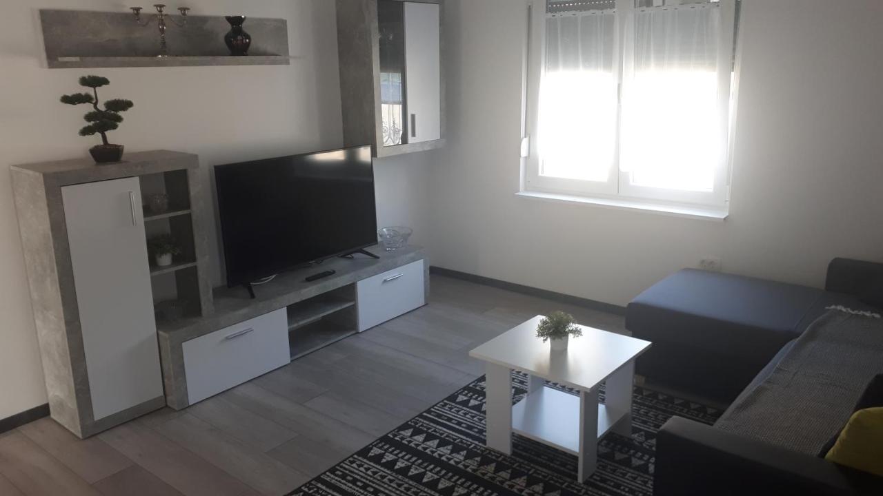 Apartments Kristina Crikvenica Bagian luar foto